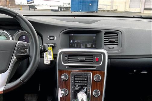 2013 Volvo S60 T5 Platinum