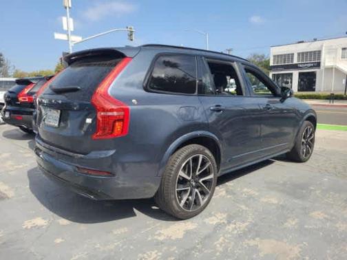 2023 Volvo XC90 Recharge Plug-In Hybrid T8 Ultimate Dark Theme 7-Seater