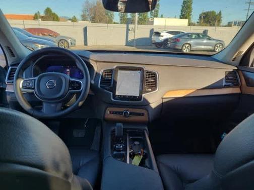 2024 Volvo XC90 Recharge Plug-In Hybrid T8 Plus 6-Seater