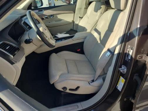 2023 Volvo XC90 Recharge Plug-In Hybrid T8 Ultimate 6-Seater