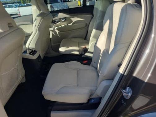 2023 Volvo XC90 Recharge Plug-In Hybrid T8 Ultimate 6-Seater
