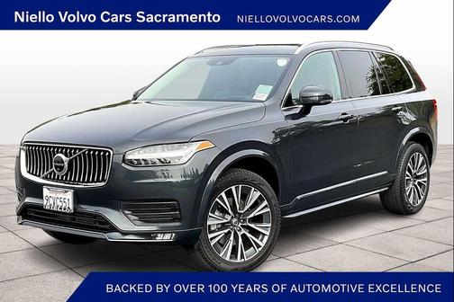 2022 Volvo XC90 T5 Momentum