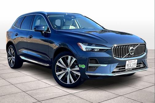 2023 Volvo XC60 Recharge Plug-In Hybrid T8 Plus Bright Theme