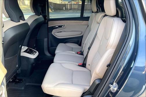 2025 Volvo XC90 B6 Core