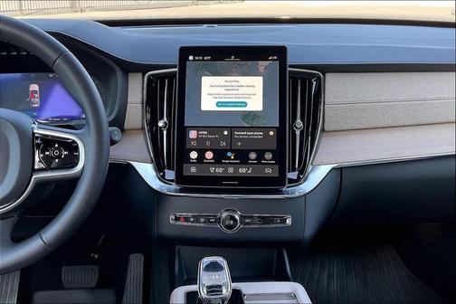 2025 Volvo XC90 B6 Core