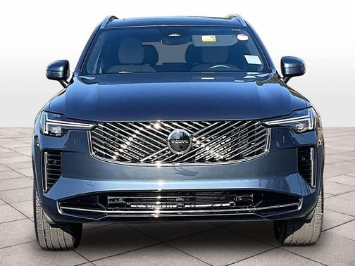 2025 Volvo XC90 B6 Core