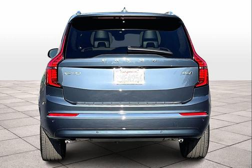2025 Volvo XC90 B6 Core