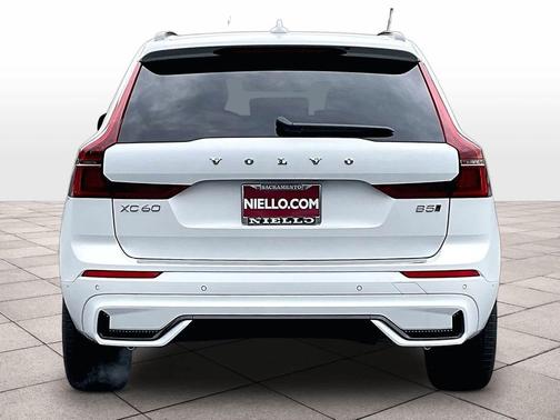 2026 Volvo XC60 B5 Ultra