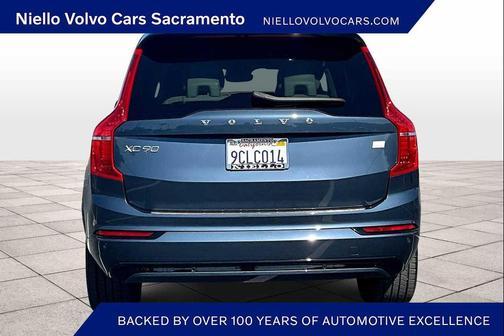 2023 Volvo XC90 Recharge Plug-In Hybrid T8 Ultimate Dark Theme 7-Seater