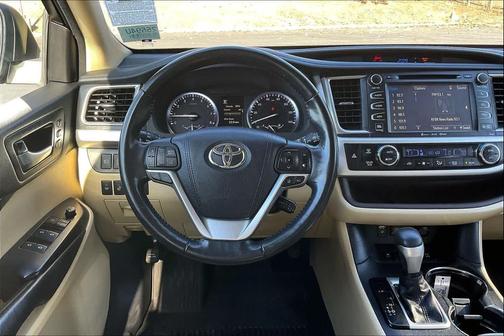 2017 Toyota Highlander Limited Platinum