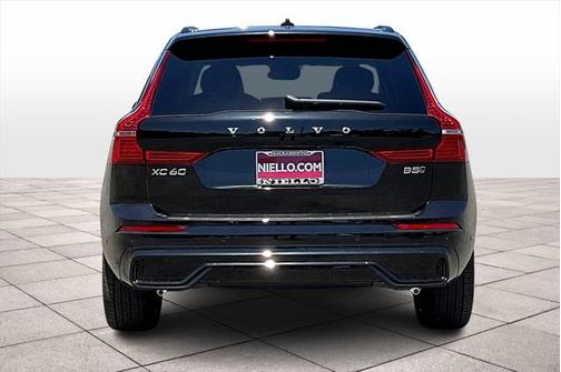 2025 Volvo XC60 B5 Ultra