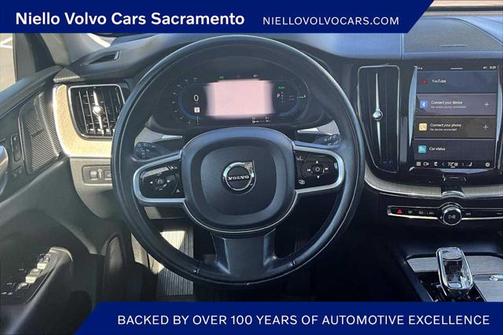 2022 Volvo XC60 Recharge Plug-In Hybrid T8 Inscription
