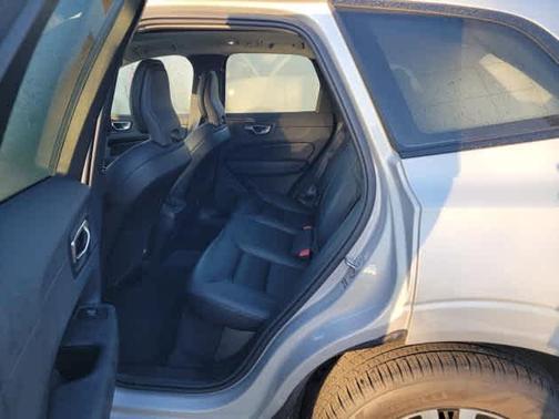 2025 Volvo XC60 B5 Core