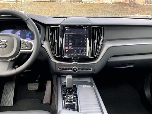 2025 Volvo XC60 B5 Core