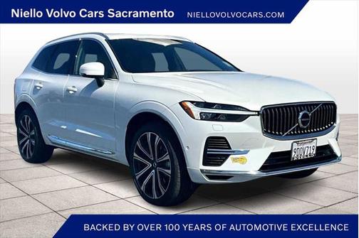 2023 Volvo XC60 Recharge Plug-In Hybrid T8 Ultimate Bright Theme
