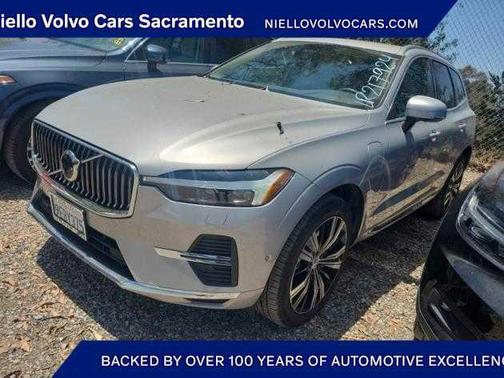 2023 Volvo XC60 Recharge Plug-In Hybrid T8 Plus Bright Theme
