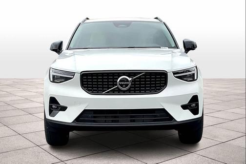 2026 Volvo XC40 B4 Plus