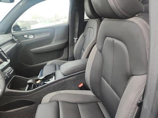 2023 Volvo XC40 Recharge Pure Electric Twin Core