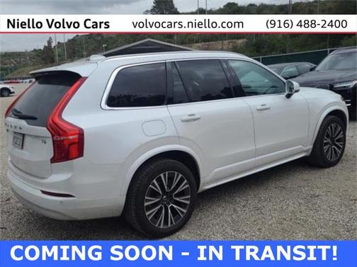 2022 Volvo XC90 T6 Momentum