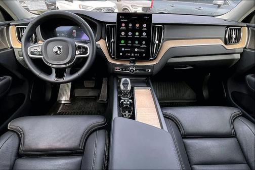 2026 Volvo XC60 B5 Ultra