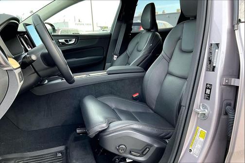 2026 Volvo XC60 B5 Ultra