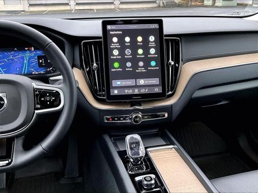 2026 Volvo XC60 B5 Ultra