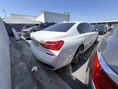 Mineral White Metallic 2019 BMW 750 i xDrive