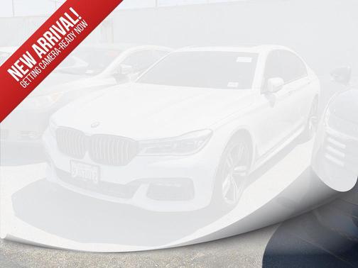 Mineral White Metallic 2019 BMW 750 i xDrive