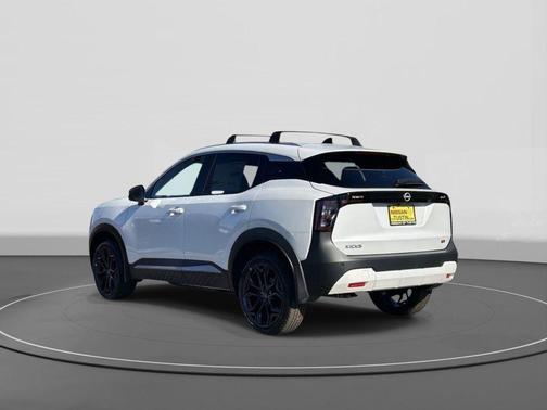Aspen White Tricoat 2026 Nissan Kicks SR