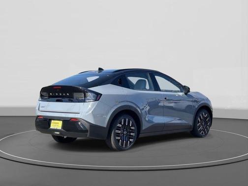 Boulder Gray Pearl/Black 2026 Nissan Leaf PLATINUM+
