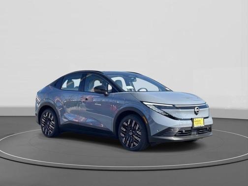 Boulder Gray Pearl/Black 2026 Nissan Leaf PLATINUM+