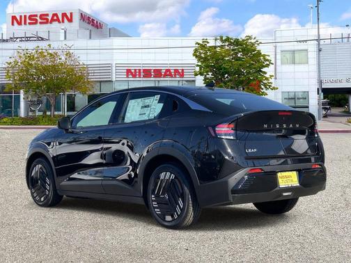 Black Diamond Pearl 2026 Nissan Leaf S+