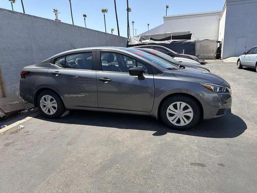 Gun Metallic 2020 Nissan Versa 1.6 S