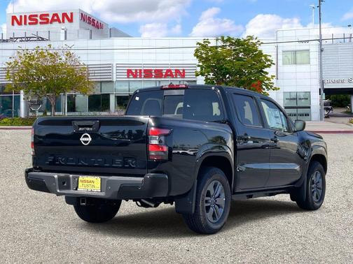 Super Black 2026 Nissan Frontier SV
