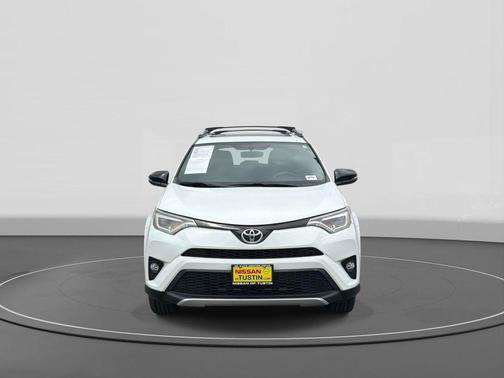Super White 2016 Toyota RAV4 SE
