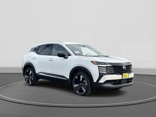Aspen White Tricoat 2026 Nissan Kicks SR