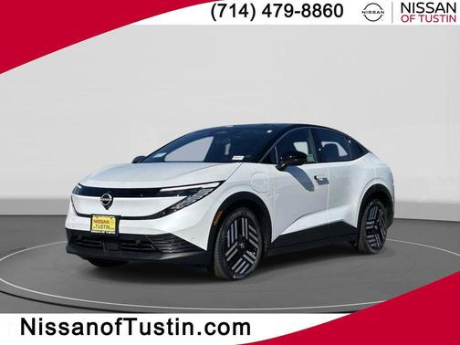 Everest White Pearl Tricoat/Black 2026 Nissan Leaf SV+