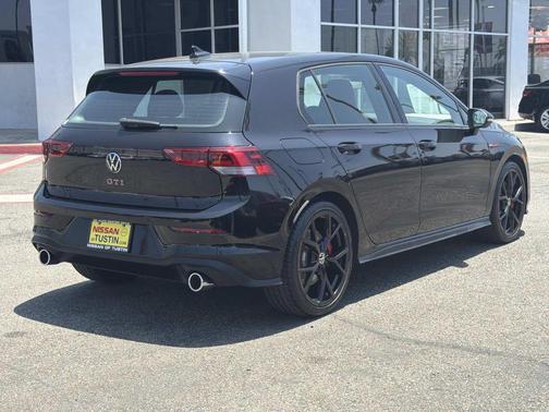 Deep Black Pearl 2024 Volkswagen Golf GTI 1.4T TSI