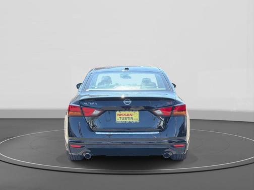 Super Black 2023 Nissan Altima SR FWD