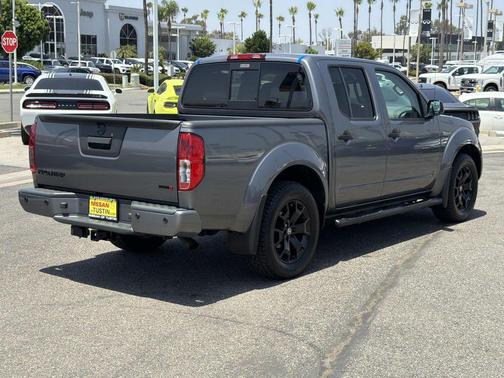 Gun Metallic 2021 Nissan Frontier SV