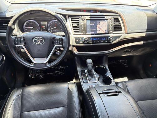 Predawn Gray Mica 2019 Toyota Highlander Limited