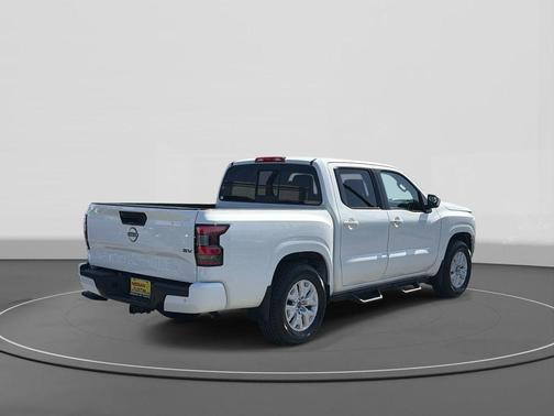 Glacier White 2022 Nissan Frontier SV