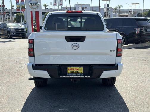 Glacier White 2022 Nissan Frontier SV