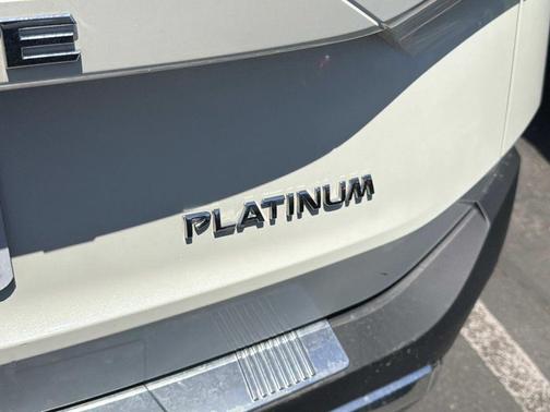 Pearl White Tricoat 2023 Nissan Rogue Platinum