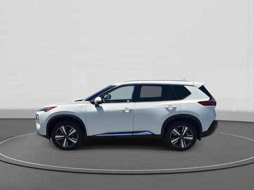 Pearl White Tricoat 2023 Nissan Rogue Platinum