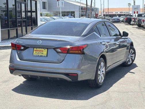 Gun Metallic 2021 Nissan Altima S FWD