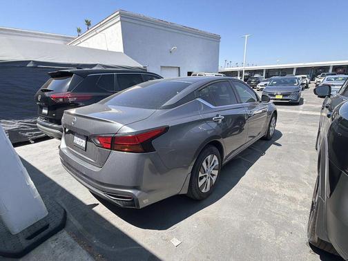 Gun Metallic 2021 Nissan Altima S FWD