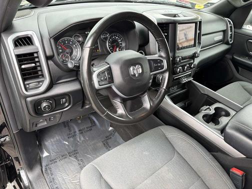 Diamond Black Crystal Pearlcoat 2021 RAM 1500 Big Horn/Lone Star