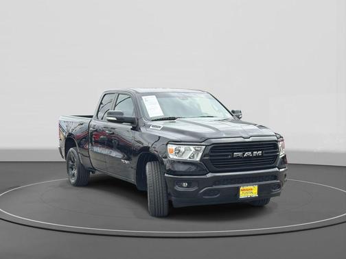 Diamond Black Crystal Pearlcoat 2021 RAM 1500 Big Horn/Lone Star
