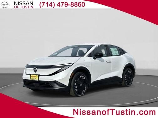 Everest White Pearl Tricoat 2026 Nissan Leaf S+